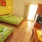 アパート Puharic マカルスカ