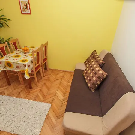 Puharic Lägenhet Makarska