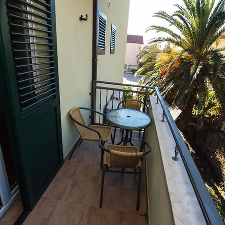 Puharic マカルスカ