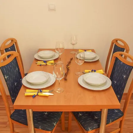 Puharic アパート マカルスカ